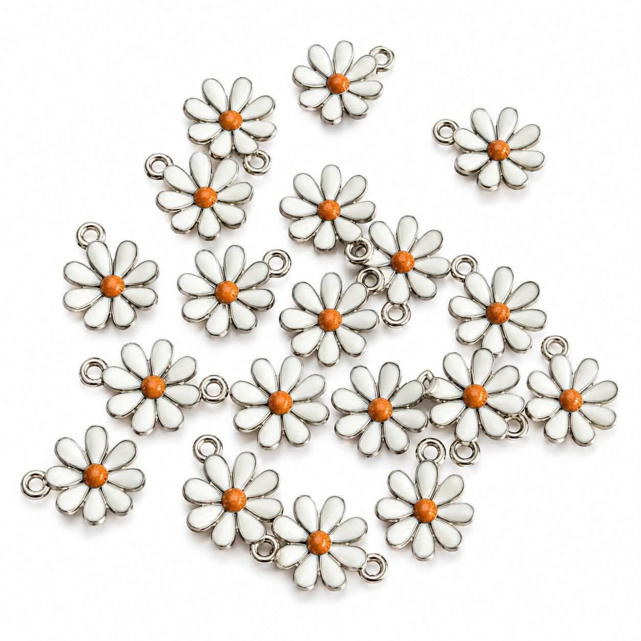 Daisy Enamel Charm - Size 18mm