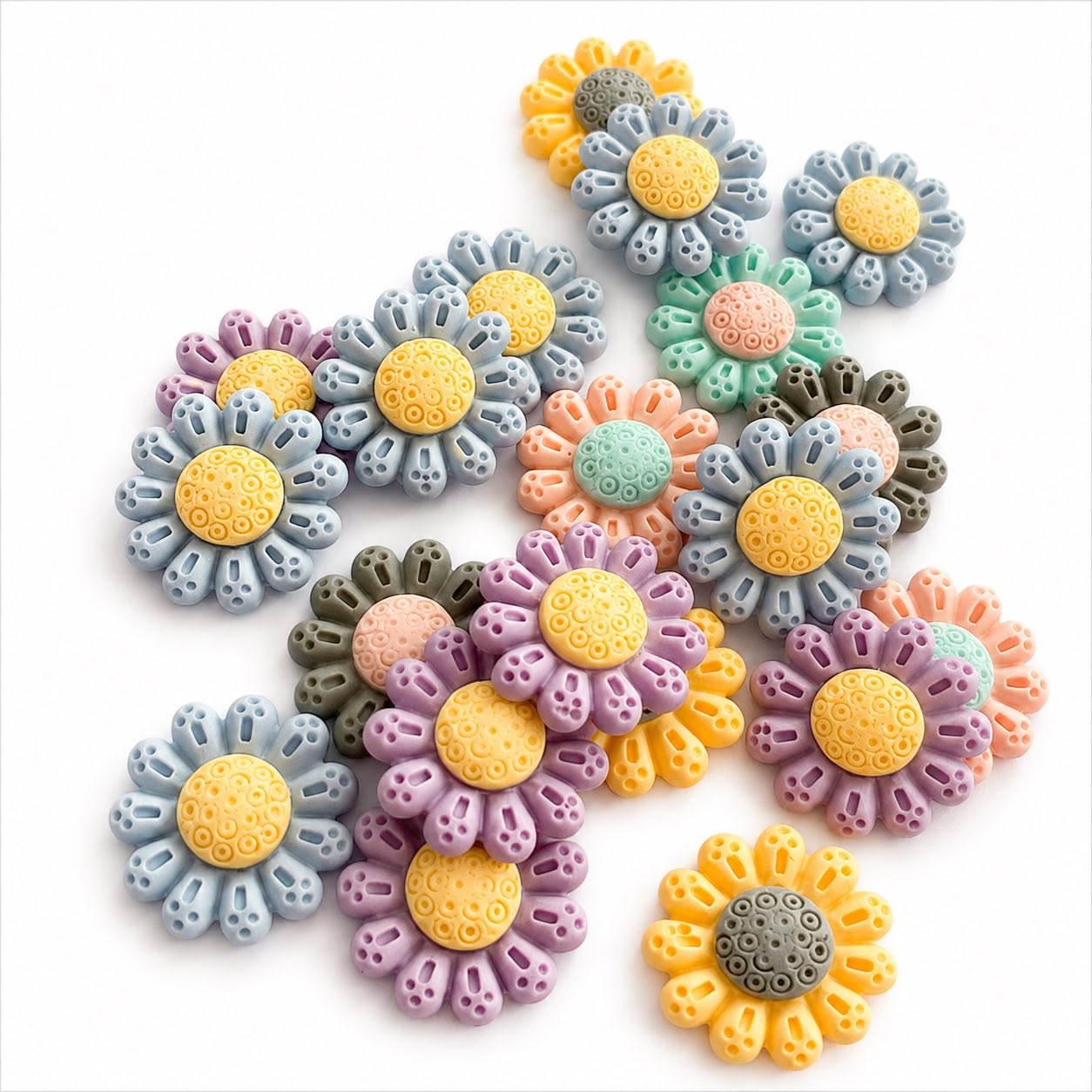 Daisy Flower Embellishment - Size 18mm