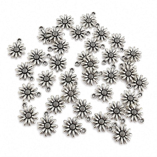 Daisy Charm - Size 15mm